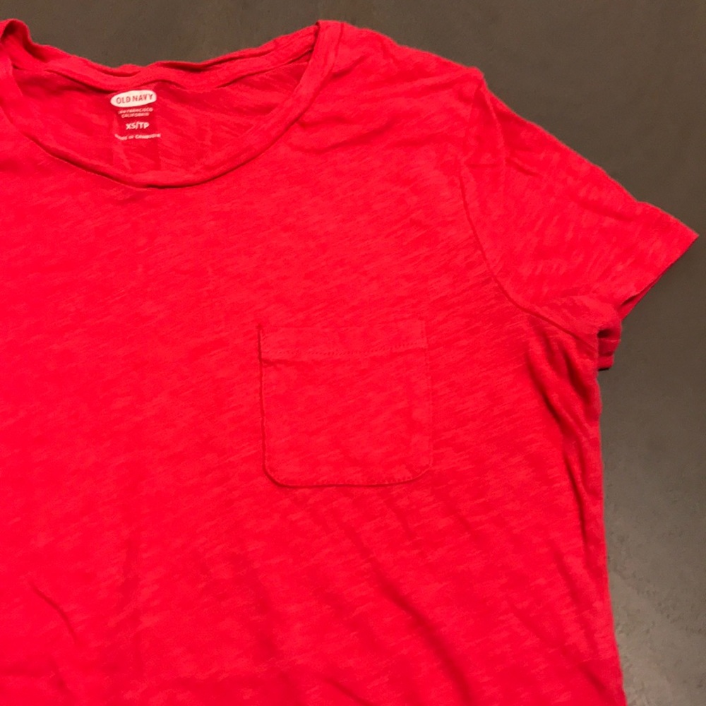 Pink Old navy T-shirt. Size XS.